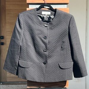Elegant Women's Black Blazer
